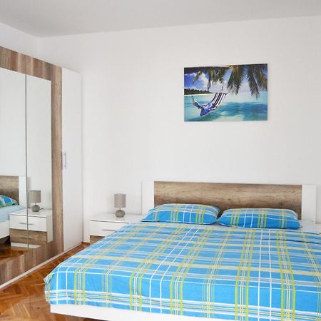 Apartments Mikulic Біоград-на-Мору Номер фото